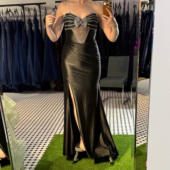 Tiffany Designs Formal Gown - Picture 2 of 5